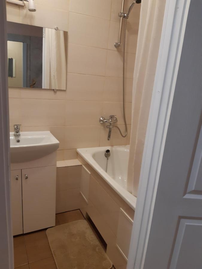 Compact Apartment Near Food Market In The Oldtown Plus Free Parking Klaipėda Esterno foto