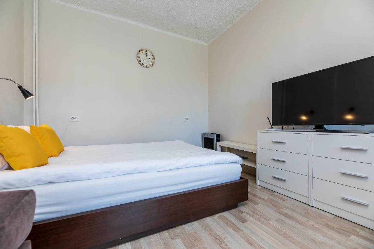 Compact Apartment Near Food Market In The Oldtown Plus Free Parking Klaipėda Esterno foto